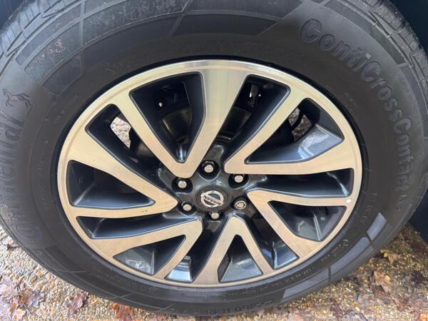 Nissan Navara 2.3 dCi Tekna Auto 4WD Euro 6 4dr