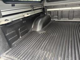 Nissan Navara 2.3 dCi Tekna Auto 4WD Euro 6 4dr at 48th