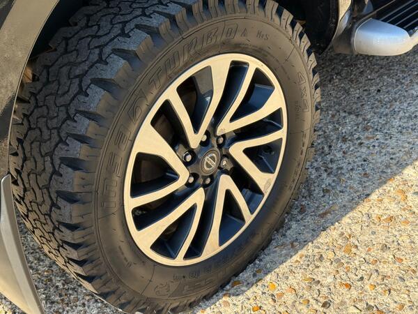 Nissan Navara 2.3 dCi Tekna Auto 4WD Euro 6 4dr