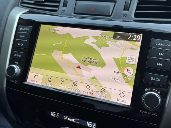 Nissan Navara 2.3 dCi Tekna Auto 4WD Euro 6 4dr