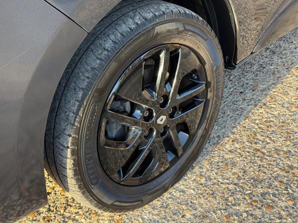 Renault Trafic 2.0 dCi ENERGY 28 Black Edition EDC SWB Standard Roof Euro 6 (s/s) 5dr