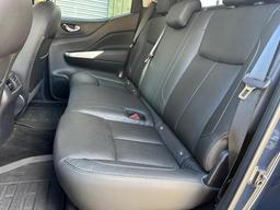 Nissan Navara 2.3 dCi Tekna Auto 4WD Euro 6 4dr at 40th