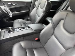 Volvo XC60 2.0 B5 MHEV Momentum Auto Euro 6 (s/s) 5dr at 21th