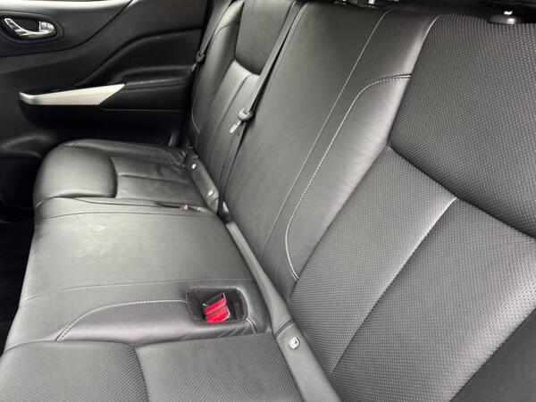 Nissan Navara 2.3 dCi Tekna Auto 4WD Euro 6 4dr