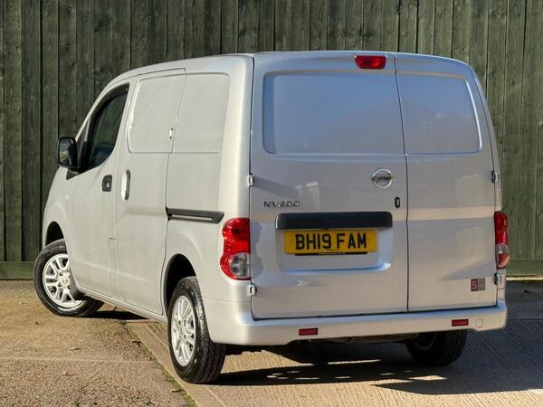 Nissan NV200 1.5 dCi Tekna SWB Euro 6 6dr