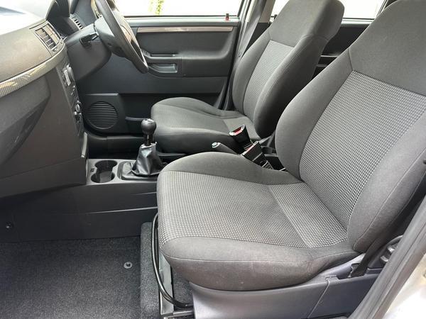 Vauxhall Meriva 1.6i 16v Club 5dr