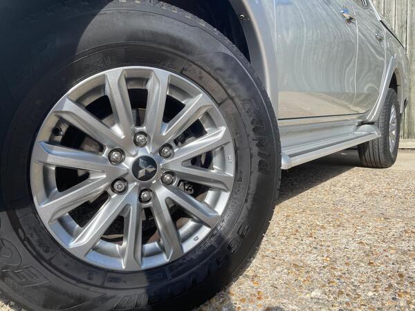 Mitsubishi L200 2.4 DI-D DC Barbarian Auto 4WD Euro 6 4dr