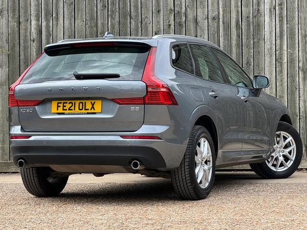Volvo XC60 2.0 B5 MHEV Momentum Auto Euro 6 (s/s) 5dr