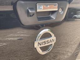 Nissan Navara 2.3 dCi Tekna Auto 4WD Euro 6 4dr at 37th