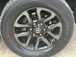 Toyota Hilux 2.8 D-4D Invincible X 4WD Euro 6 (s/s) 4dr at 27th