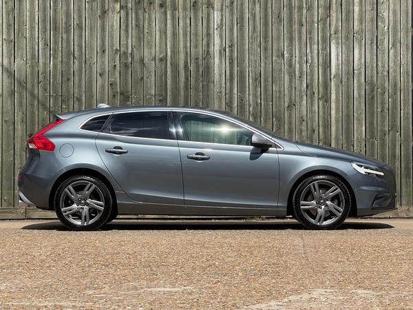 Volvo V40 1.5 T3 GPF R-Design Nav Plus Auto Euro 6 (s/s) 5dr