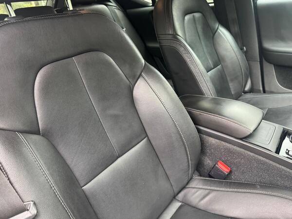 Volvo XC40 2.0 T4 Inscription Pro Auto Euro 6 (s/s) 5dr