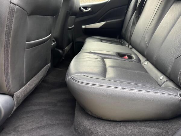 Nissan Navara 2.3 dCi Tekna Auto 4WD Euro 6 4dr