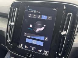 Volvo XC40 2.0 T4 Inscription Pro Auto Euro 6 (s/s) 5dr at 26th