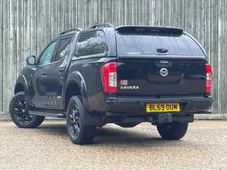 Nissan Navara 2.3 dCi N-Guard Auto 4WD Euro 6 4dr at 13th