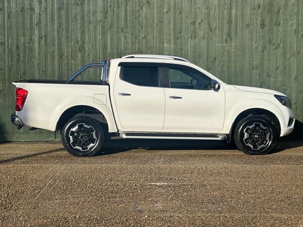 Nissan Navara 2.3 dCi Tekna 4WD Euro 6 (s/s) 4dr