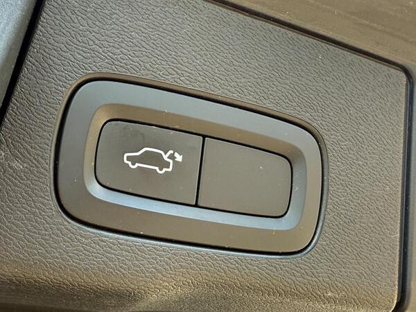 Volvo XC60 2.0 D4 R-Design Auto Euro 6 (s/s) 5dr