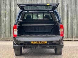 Nissan Navara 2.3 dCi Acenta 4WD Euro 6 (s/s) 4dr at 16th