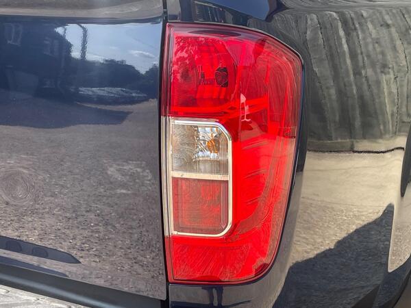 Nissan Navara 2.3 dCi Tekna 4WD Euro 6 (s/s) 4dr