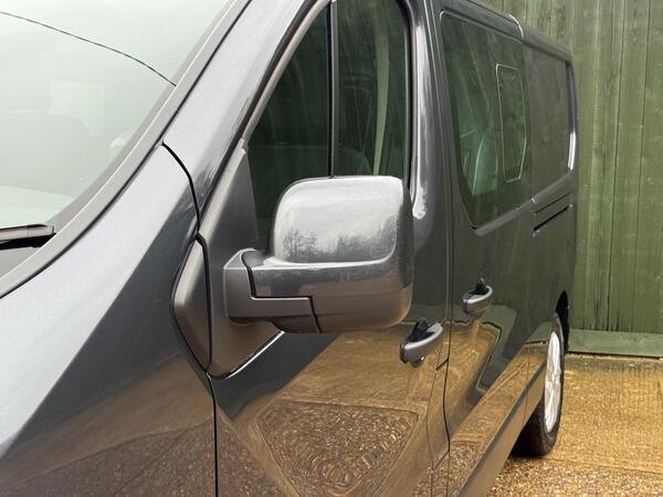 Renault Trafic 2.0 dCi ENERGY 30 Sport Crew Van EDC LWB Euro 6 (s/s) 6dr