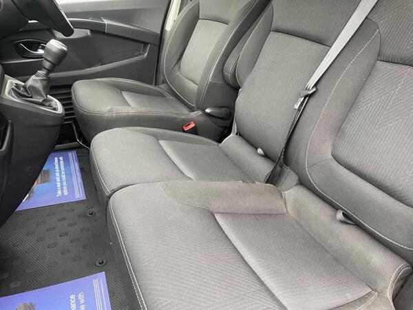 Renault Trafic 2.0 dCi Blue LL30 Sport L2 H1 Euro 6 (s/s) 5dr