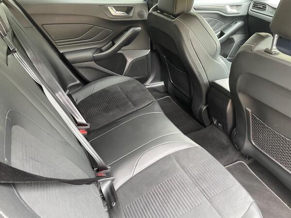 Ford Focus 2.3T EcoBoost ST Euro 6 (s/s) 5dr