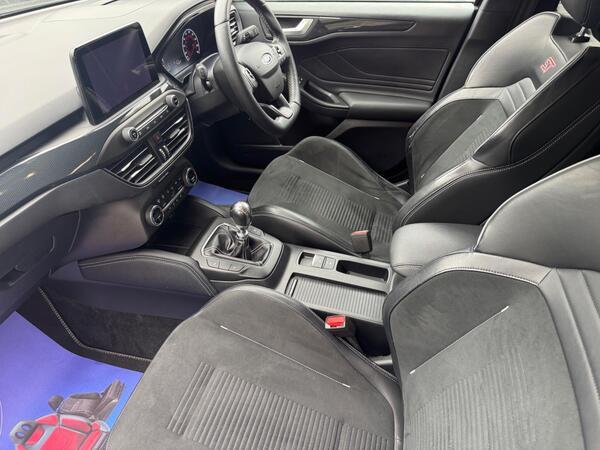 Ford Focus 2.3T EcoBoost ST Euro 6 (s/s) 5dr