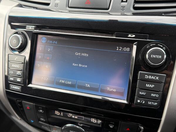 Nissan Navara 2.3 dCi Tekna Auto 4WD Euro 6 4dr