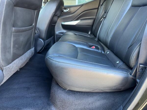 Nissan Navara 2.3 dCi Tekna Auto 4WD Euro 6 4dr