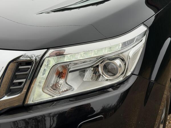 Nissan Navara 2.3 dCi Tekna Auto 4WD Euro 6 4dr