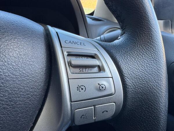 Nissan Navara 2.3 dCi Tekna 4WD Euro 6 (s/s) 4dr