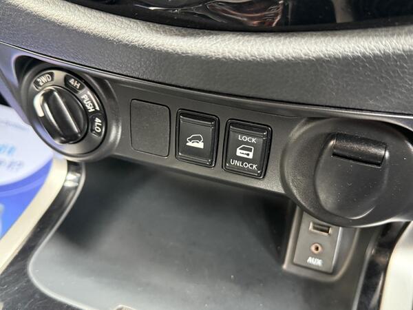 Nissan Navara 2.3 dCi Tekna Auto 4WD Euro 6 4dr