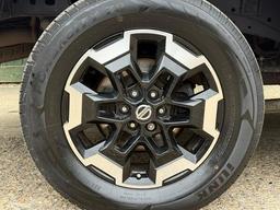 Nissan Navara 2.3 dCi Tekna Auto 4WD Euro 6 4dr at 31th