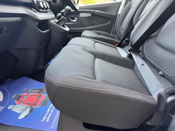 Nissan Primastar 2.0 dCi 30 Tekna L2 H1 Euro 6 (s/s) 5dr