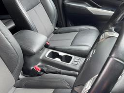 Nissan Navara 2.3 dCi N-Guard Auto 4WD Euro 6 4dr at 38th