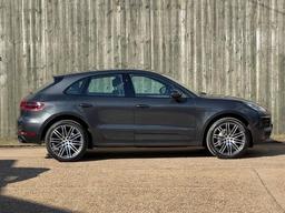 Porsche Macan 3.0 TD V6 S PDK 4WD Euro 6 (s/s) 5dr at 2th