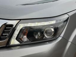 Nissan Navara 2.3 dCi Tekna Auto 4WD Euro 6 4dr at 45th