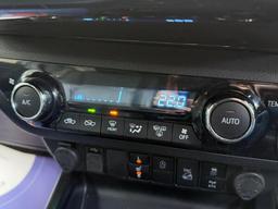 Toyota Hilux 2.8 D-4D Invincible X Auto 4WD Euro 6 (s/s) 4dr at 12th
