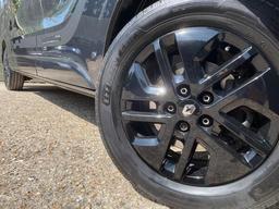 Renault Trafic 2.0 dCi ENERGY 30 Black Edition LWB Standard Roof Euro 6 (s/s) 5dr at 33th
