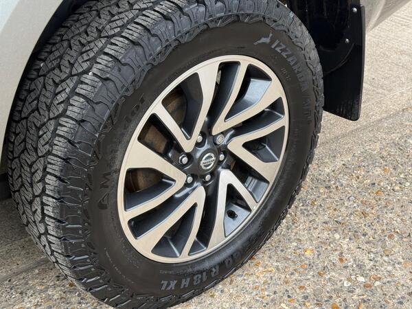 Nissan Navara 2.3 dCi Tekna Auto 4WD Euro 6 4dr