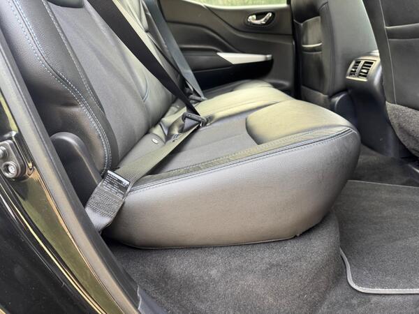 Nissan Navara 2.3 dCi N-Guard Auto 4WD Euro 6 4dr