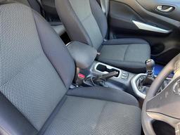 Nissan Navara 2.3 dCi Acenta 4WD Euro 6 (s/s) 4dr at 10th