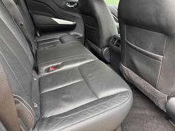 Nissan Navara 2.3 dCi Tekna Auto 4WD Euro 6 4dr at 34th