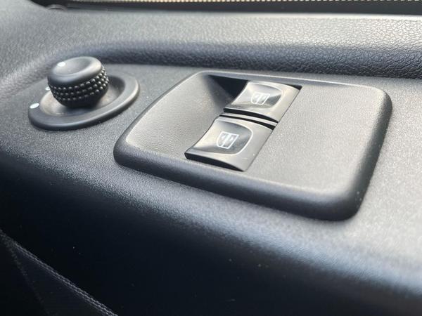 Vauxhall Vivaro 1.6 CDTi 2900 BiTurbo ecoTEC Limited Edition Nav Crew Van L2 H1 Euro 6 (s/s) 5dr (6 Seat)