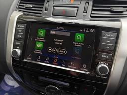 Nissan Navara 2.3 dCi Tekna Auto 4WD Euro 6 4dr at 11th