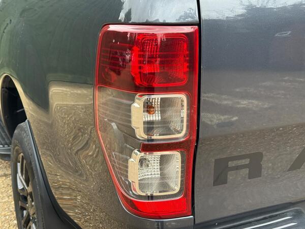 Ford Ranger 2.0 EcoBlue Thunder Pickup Double Cab 4dr Diesel Auto 4WD Euro 6 (s/s) (213 ps)