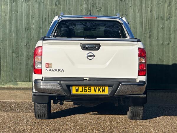 Nissan Navara 2.3 dCi Tekna 4WD Euro 6 (s/s) 4dr