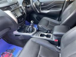 Nissan Navara 2.3 dCi Tekna 4WD Euro 6 (s/s) 4dr at 8th