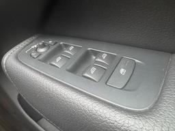 Volvo XC60 2.0 B5 MHEV Momentum Auto Euro 6 (s/s) 5dr at 40th