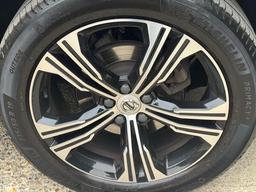 Volvo XC40 2.0 T4 Inscription Pro Auto Euro 6 (s/s) 5dr at 33th